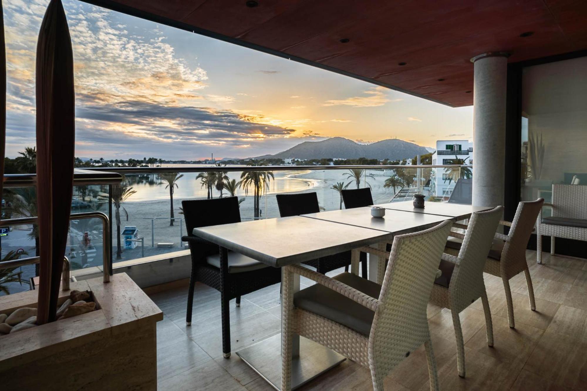 Luxury Sea View Apartment In Puerto De Alcudia Alcúdia Exterior foto